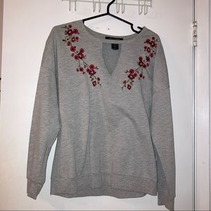 Embroidered grey sweater